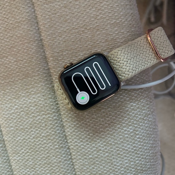 Apple Watch with Beige OR Black Band - Picture 5 of 7
